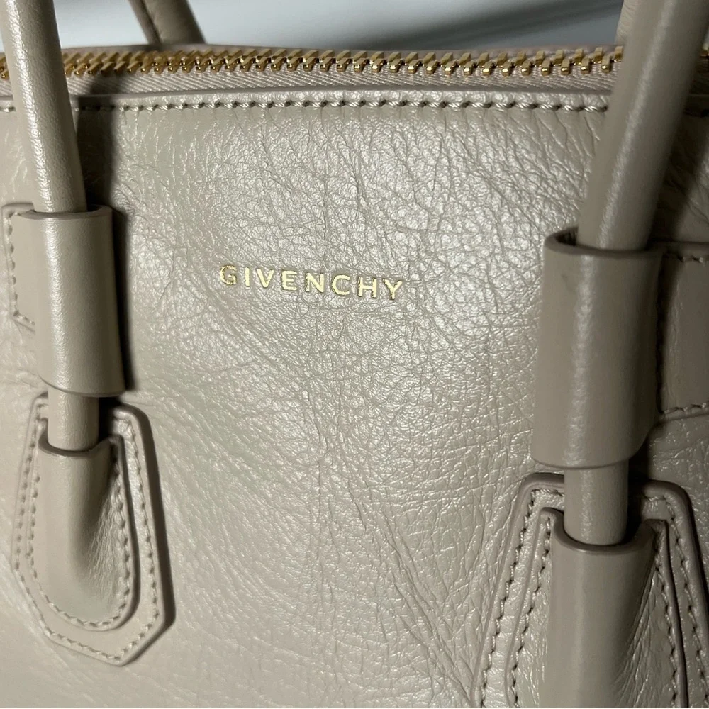 GIVENCHY Medium Antigona Sport Shoulder Bag in Calf Leather Beige NWT
